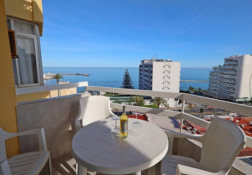Vistas Al Mar Y Al Puerto Deportivo Apartment Benalmadena Bagian luar foto