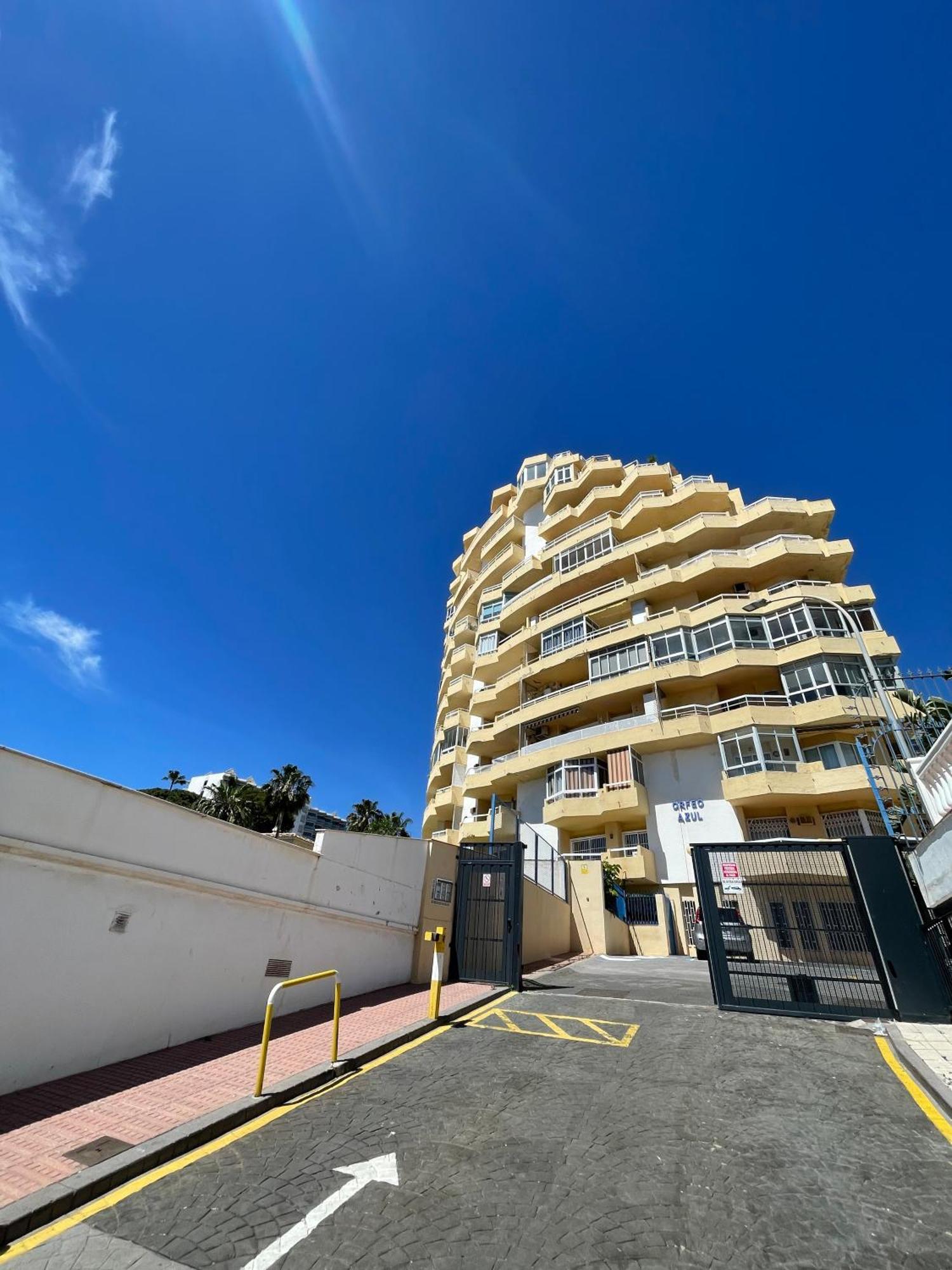 Vistas Al Mar Y Al Puerto Deportivo Apartment Benalmadena Bagian luar foto